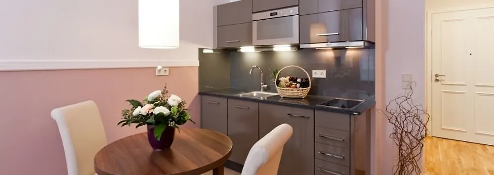 Aparthotel Am Schloss Dresden 4*,